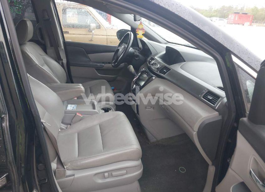 Photo 5 of 2016 Honda Odyssey EX-L (VIN 5FNRL5H66GB117257)