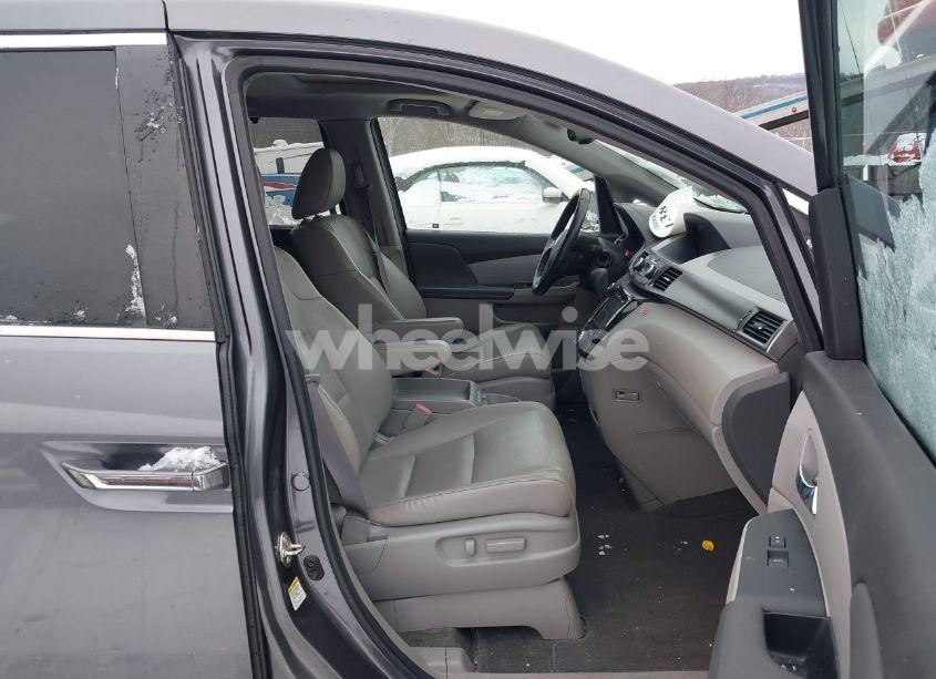 Photo 5 of 2016 Honda Odyssey EX-L (VIN 5FNRL5H66GB135063)