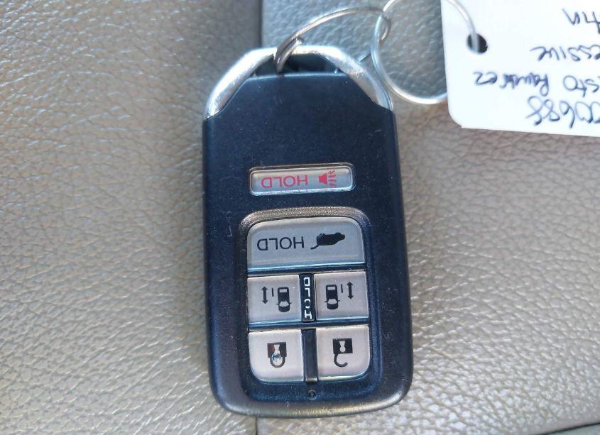 Photo 11 of 2016 Honda Odyssey EX-L (VIN 5FNRL5H66GB135807)