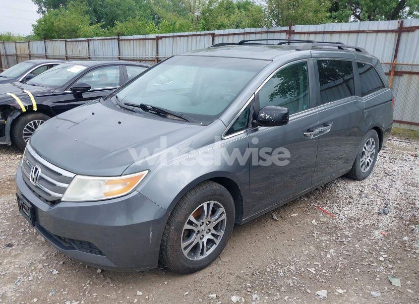 Photo 2 of 2011 Honda Odyssey EX-L (VIN 5FNRL5H67BB001719)