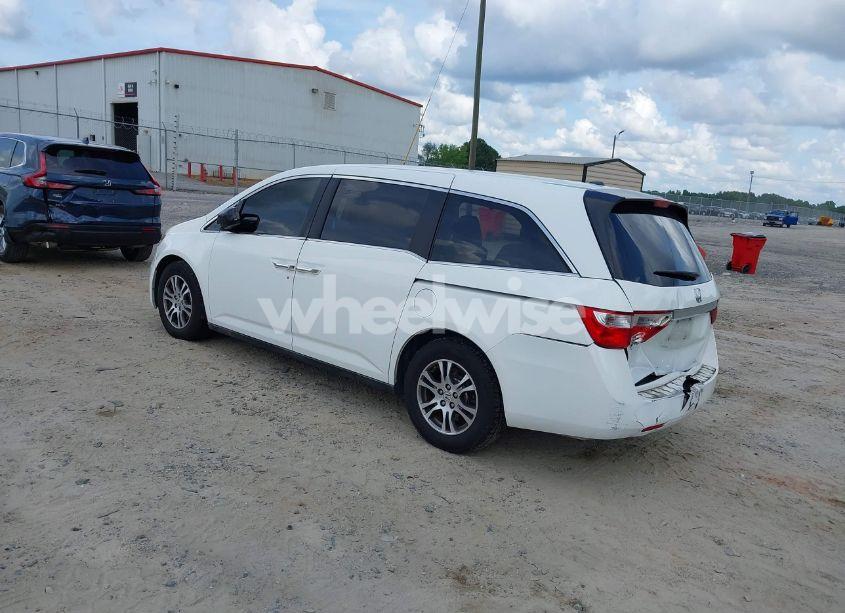 Photo 3 of 2011 Honda Odyssey EX-L (VIN 5FNRL5H67BB011070)