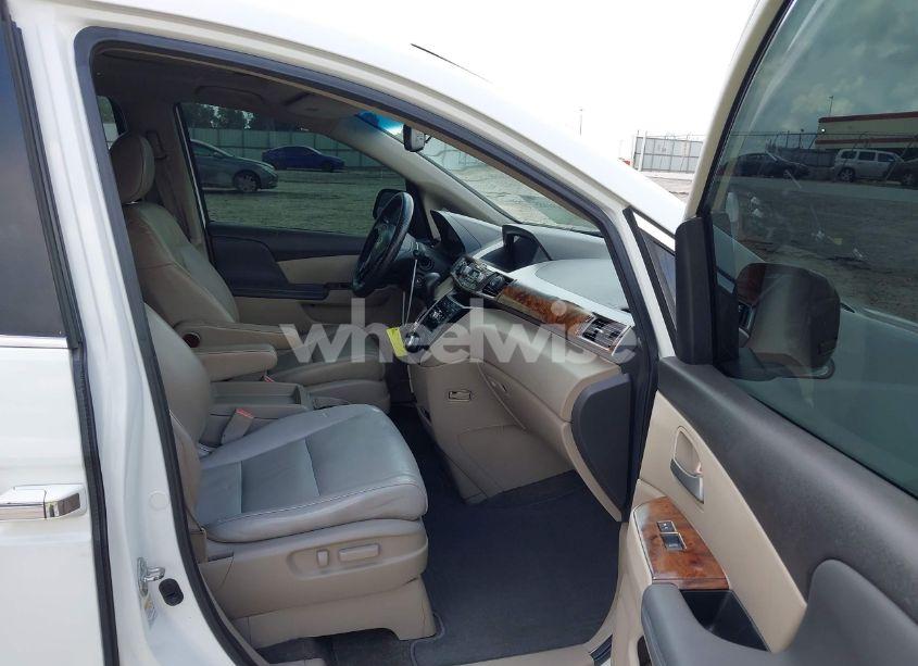 Photo 5 of 2011 Honda Odyssey EX-L (VIN 5FNRL5H67BB011070)