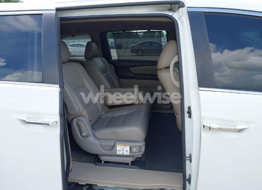 Photo 8 of 2011 Honda Odyssey EX-L (VIN 5FNRL5H67BB011070)