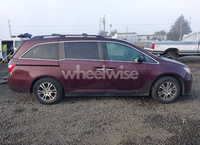 Photo 13 of 2011 Honda Odyssey EX-L (VIN 5FNRL5H67BB018388)