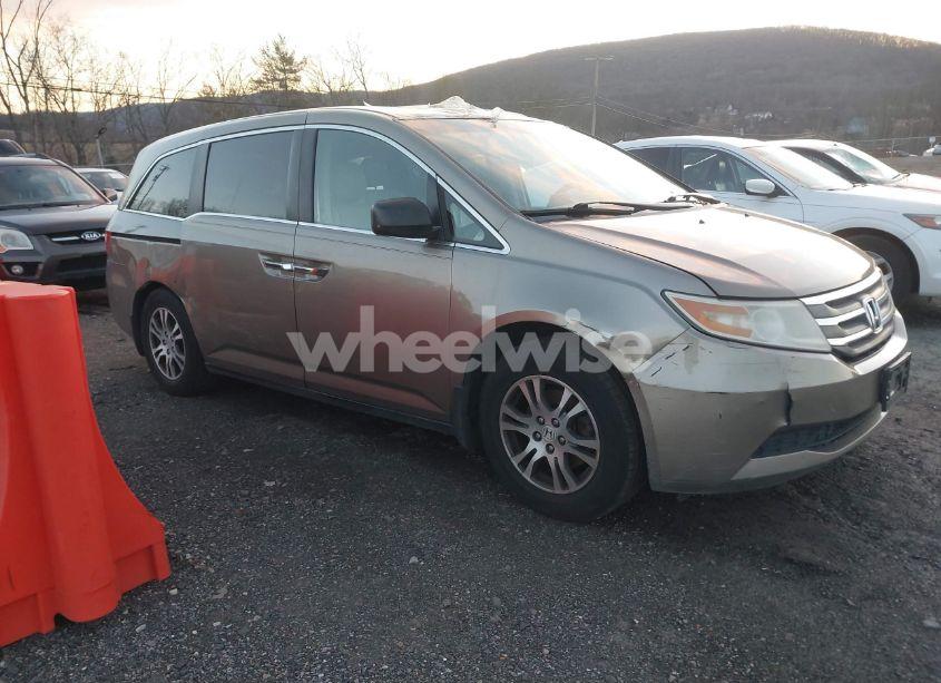 2011 Honda Odyssey EX-L (VIN 5FNRL5H67BB035952) main photo