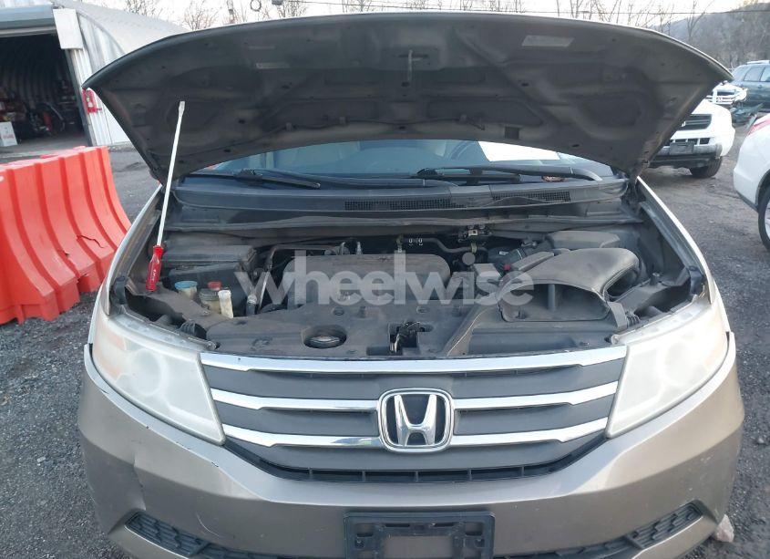 Photo 10 of 2011 Honda Odyssey EX-L (VIN 5FNRL5H67BB035952)