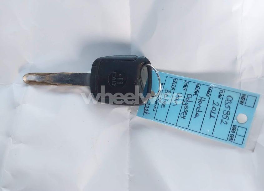 Photo 11 of 2011 Honda Odyssey EX-L (VIN 5FNRL5H67BB035952)