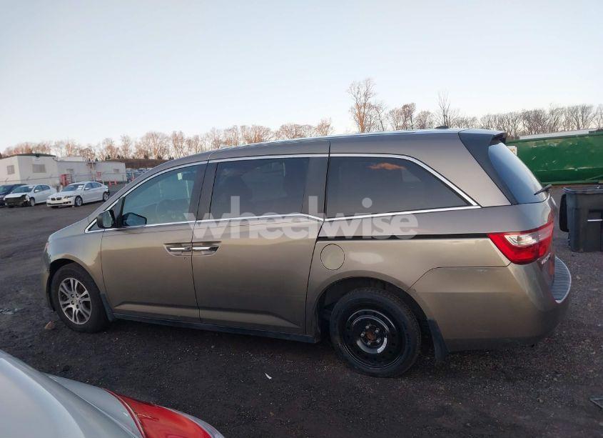 Photo 14 of 2011 Honda Odyssey EX-L (VIN 5FNRL5H67BB035952)