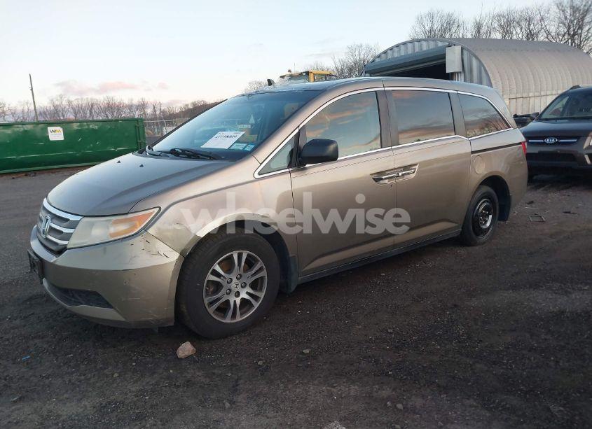 Photo 2 of 2011 Honda Odyssey EX-L (VIN 5FNRL5H67BB035952)