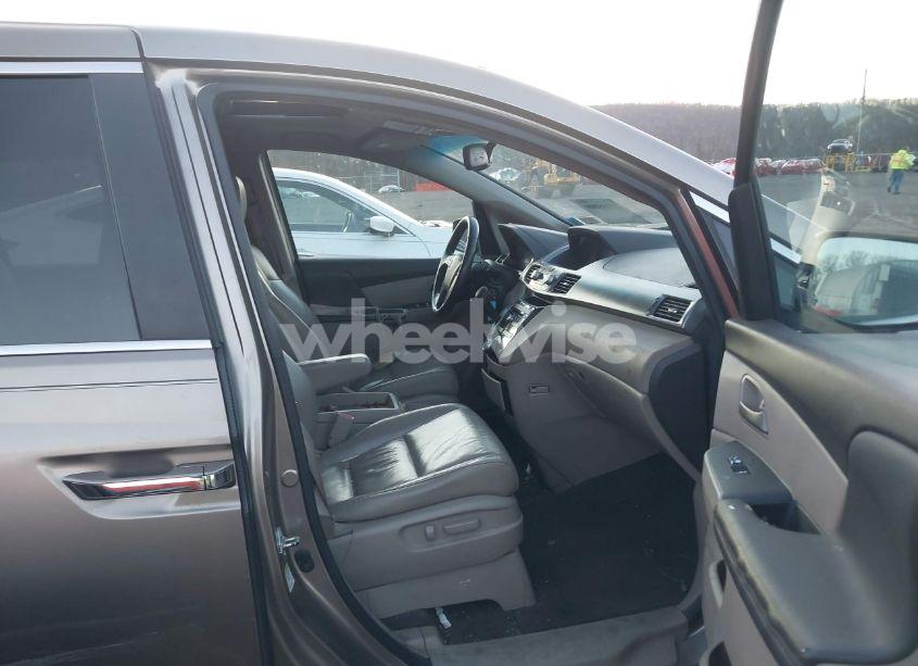 Photo 5 of 2011 Honda Odyssey EX-L (VIN 5FNRL5H67BB035952)