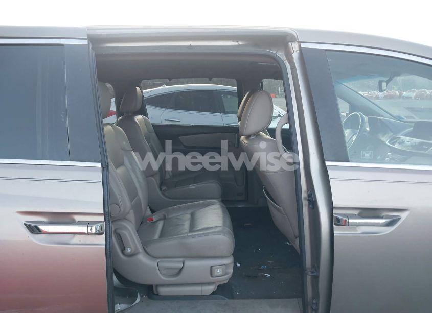 Photo 8 of 2011 Honda Odyssey EX-L (VIN 5FNRL5H67BB035952)