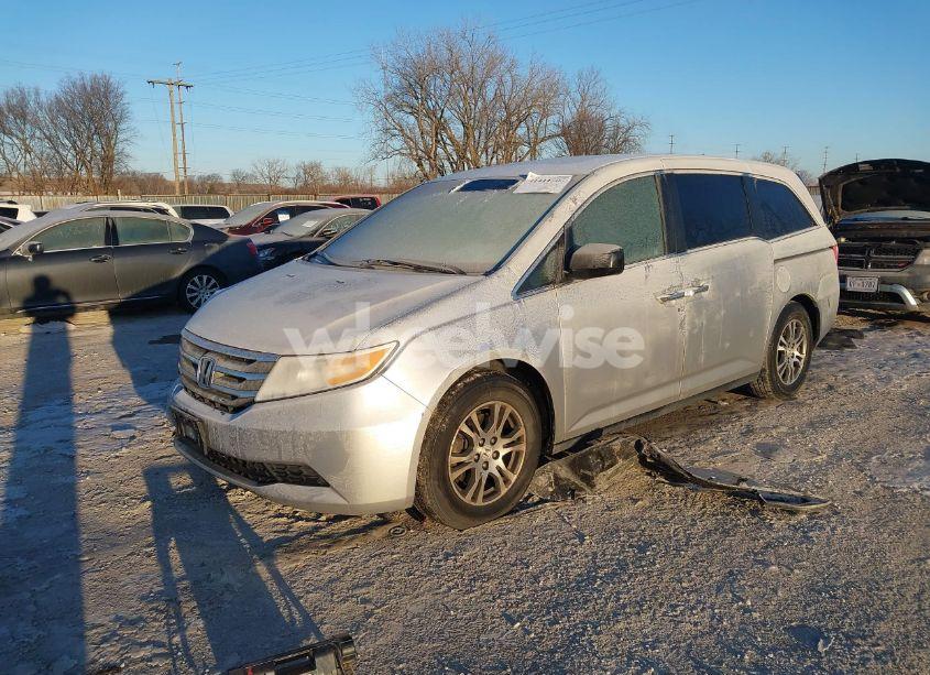 Photo 2 of 2011 Honda Odyssey EX-L (VIN 5FNRL5H67BB048832)