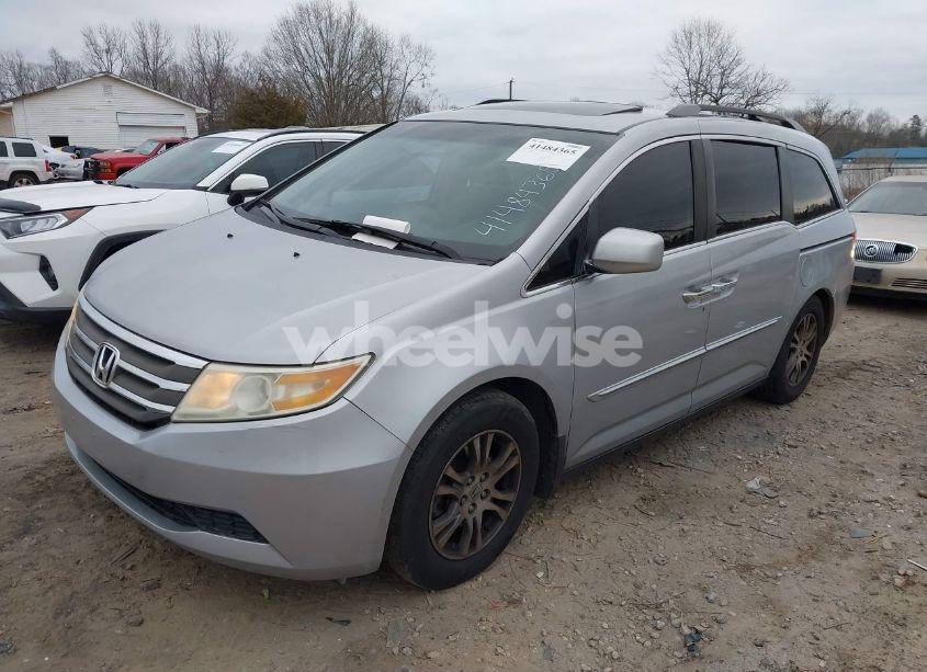 Photo 2 of 2011 Honda Odyssey EX-L (VIN 5FNRL5H67BB071088)