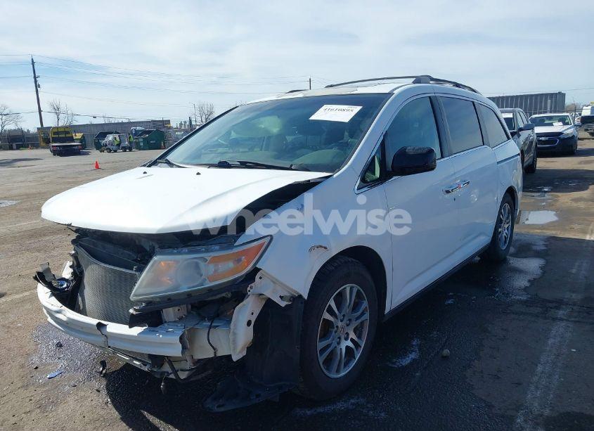 Photo 2 of 2011 Honda Odyssey EX-L (VIN 5FNRL5H67BB076677)