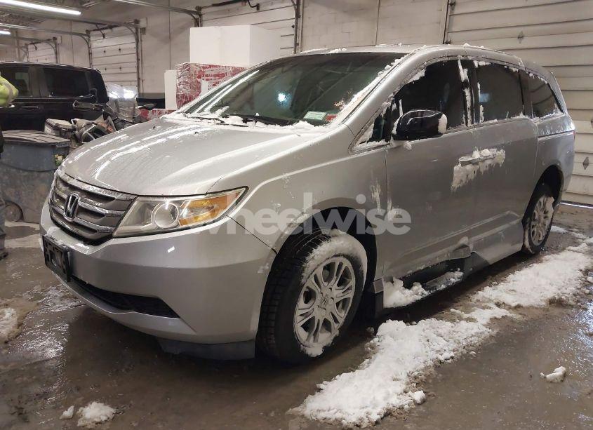 Photo 2 of 2011 Honda Odyssey EX-L (VIN 5FNRL5H67BB076906)