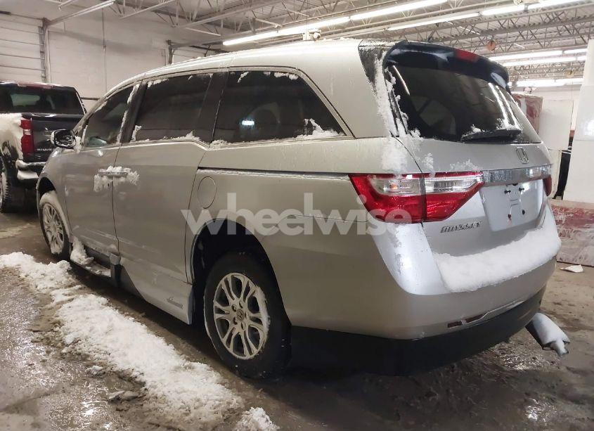 Photo 3 of 2011 Honda Odyssey EX-L (VIN 5FNRL5H67BB076906)