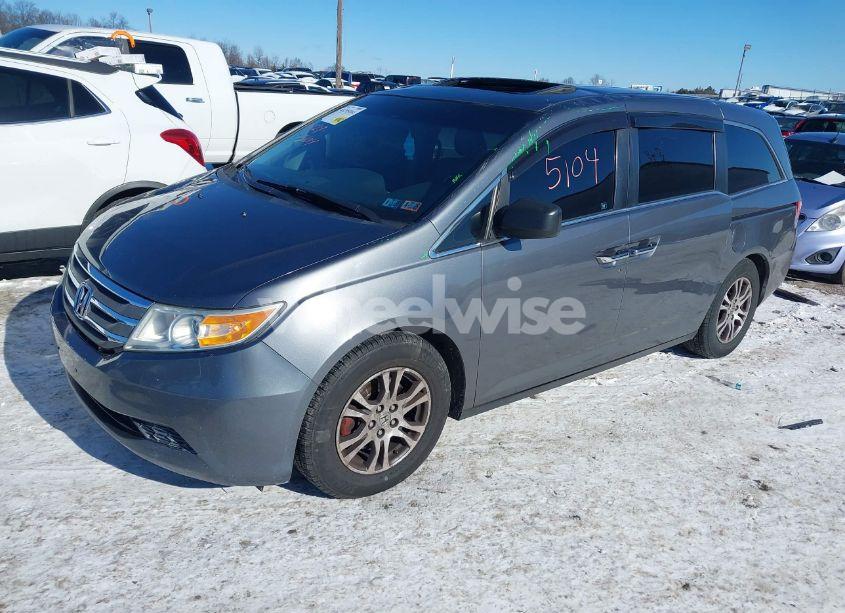 Photo 2 of 2011 Honda Odyssey EX-L (VIN 5FNRL5H67BB097061)