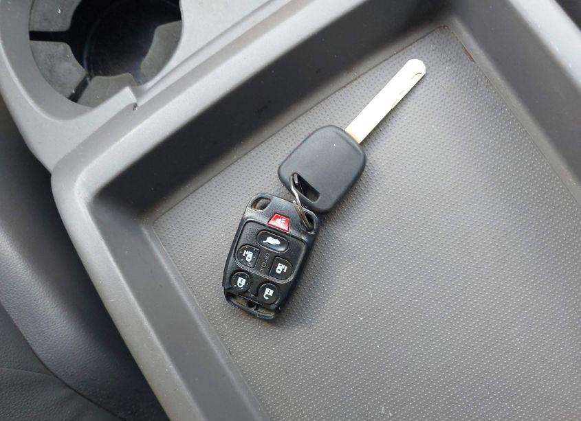 Photo 11 of 2012 Honda Odyssey EX-L (VIN 5FNRL5H67CB144218)