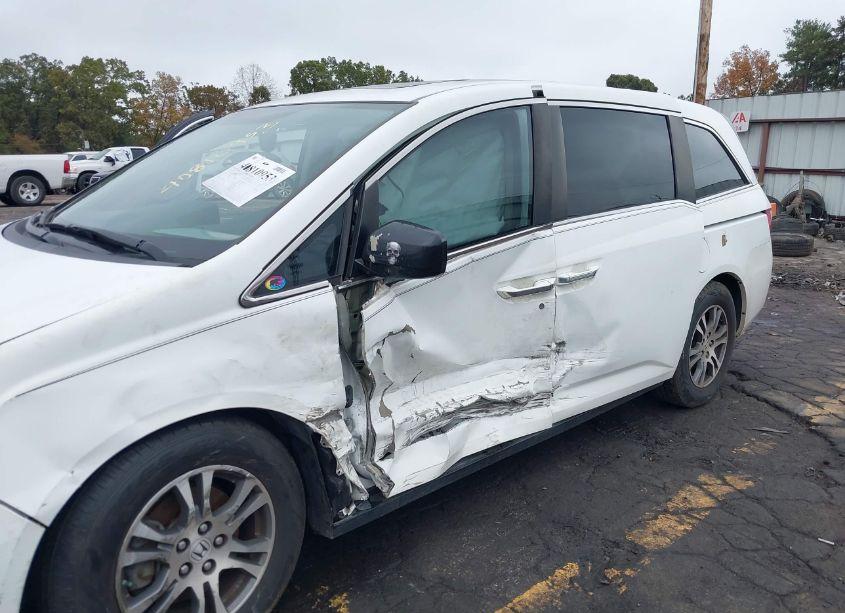 Photo 6 of 2013 Honda Odyssey EX-L (VIN 5FNRL5H67DB012870)