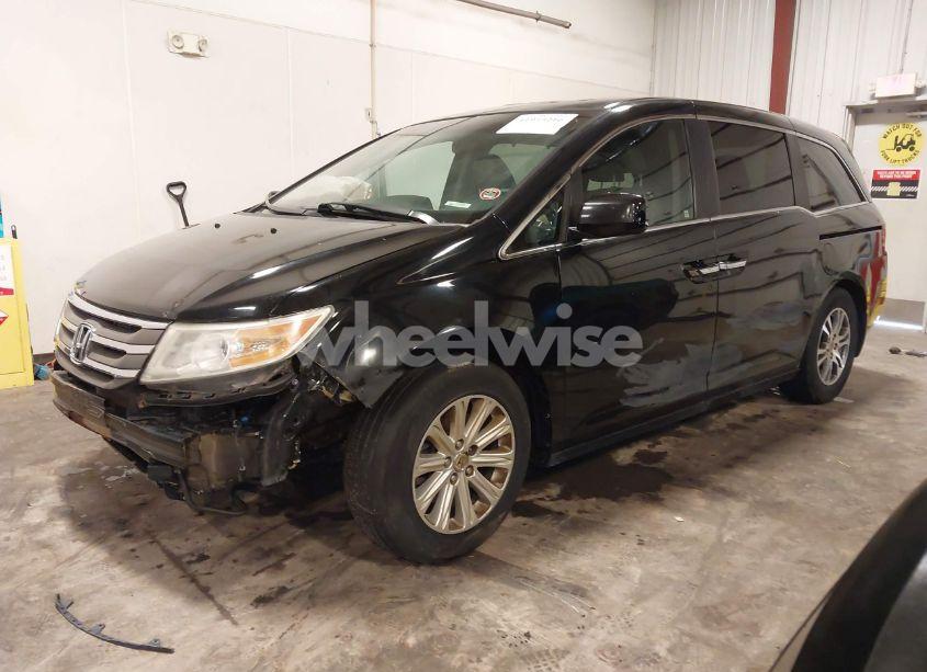Photo 2 of 2013 Honda Odyssey EX-L (VIN 5FNRL5H67DB019852)