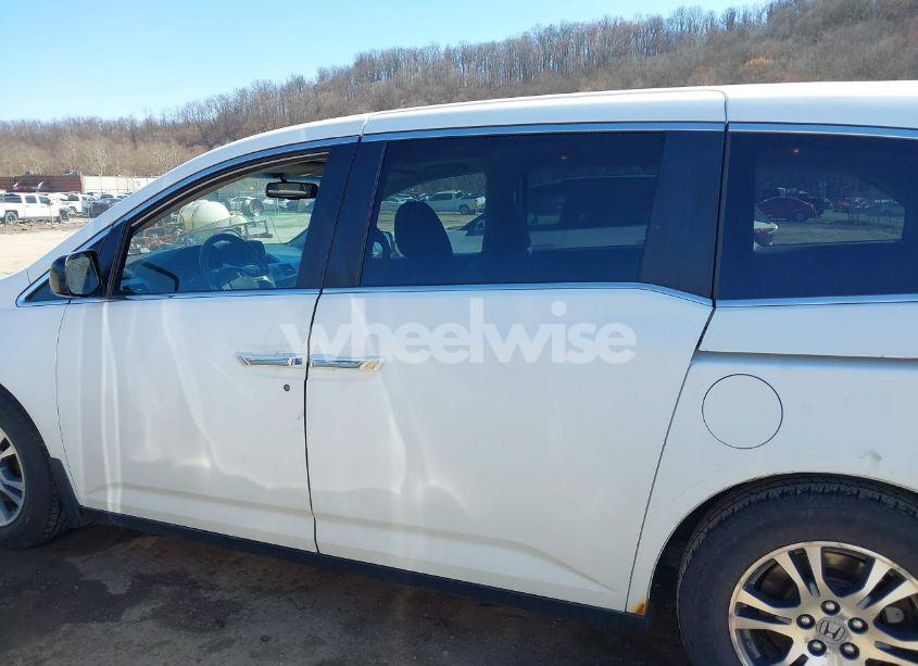 Photo 14 of 2013 Honda Odyssey EX-L (VIN 5FNRL5H67DB024713)