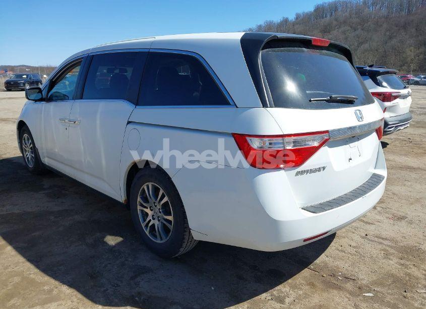 Photo 3 of 2013 Honda Odyssey EX-L (VIN 5FNRL5H67DB024713)