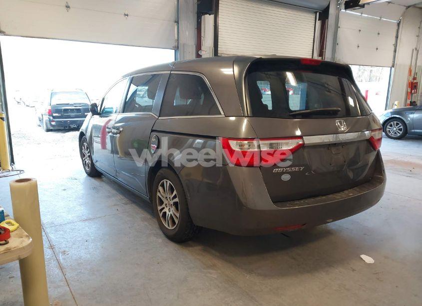 Photo 3 of 2013 Honda Odyssey EX-L (VIN 5FNRL5H67DB030351)