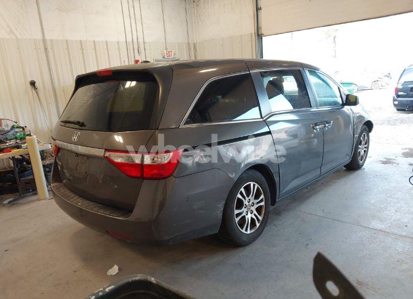 Photo 4 of 2013 Honda Odyssey EX-L (VIN 5FNRL5H67DB030351)