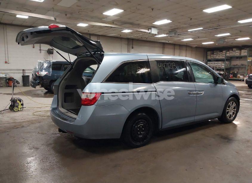 Photo 4 of 2013 Honda Odyssey EX-L (VIN 5FNRL5H67DB033976)