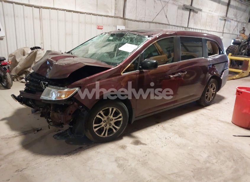 Photo 2 of 2013 Honda Odyssey EX-L (VIN 5FNRL5H67DB039129)
