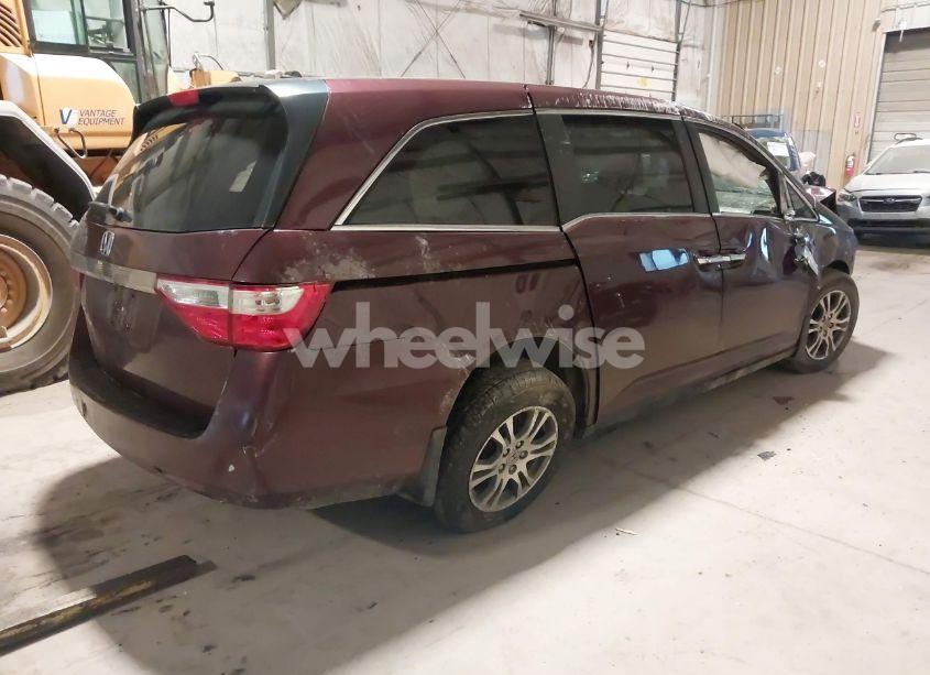 Photo 4 of 2013 Honda Odyssey EX-L (VIN 5FNRL5H67DB039129)
