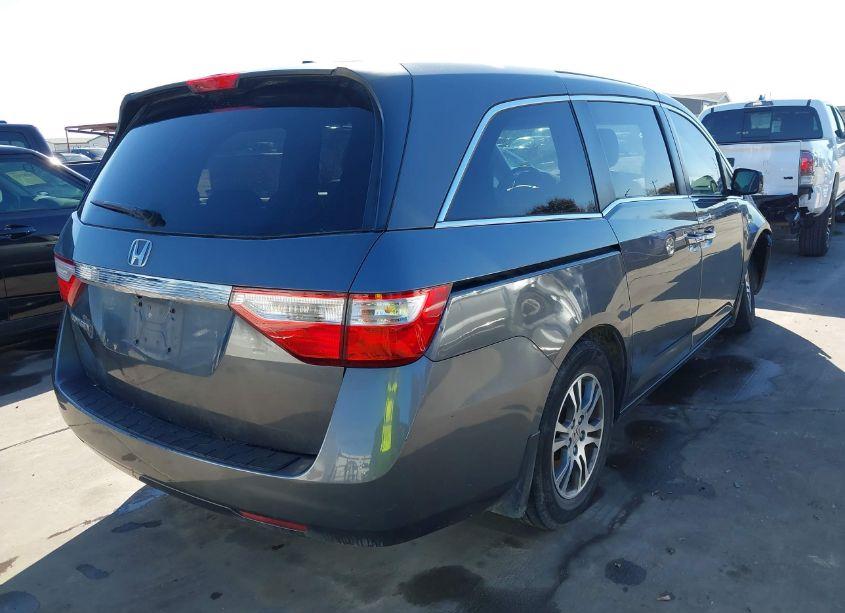 Photo 4 of 2013 Honda Odyssey EX-L (VIN 5FNRL5H67DB041432)