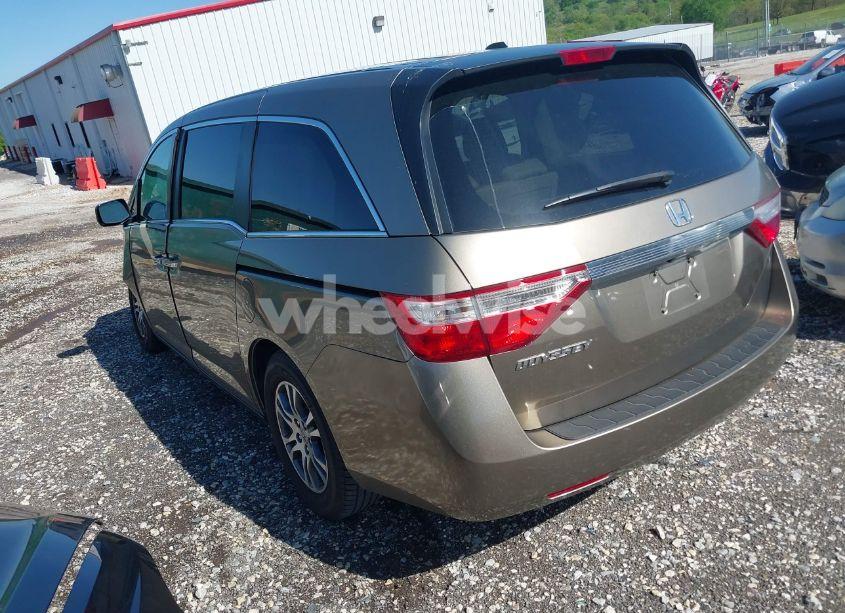 Photo 3 of 2013 Honda Odyssey EX-L (VIN 5FNRL5H67DB052818)