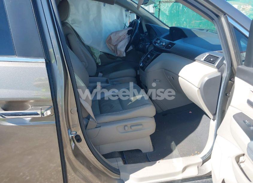 Photo 5 of 2013 Honda Odyssey EX-L (VIN 5FNRL5H67DB052818)