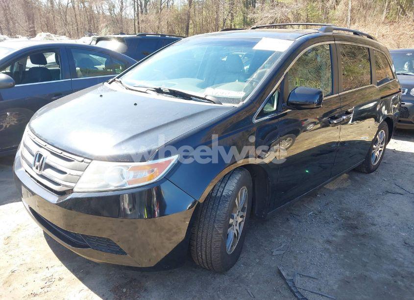 Photo 2 of 2013 Honda Odyssey EX-L (VIN 5FNRL5H67DB089559)