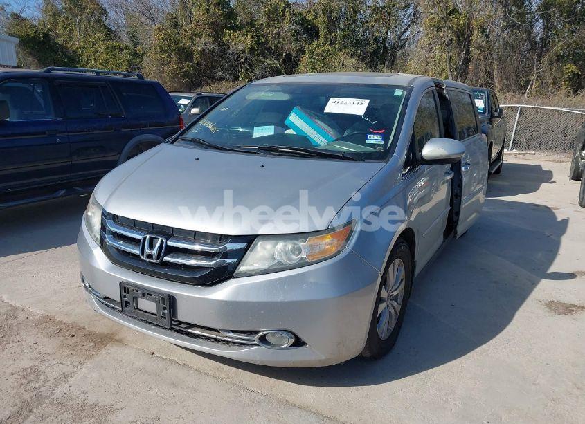 Photo 2 of 2014 Honda Odyssey EX-L (VIN 5FNRL5H67EB064338)