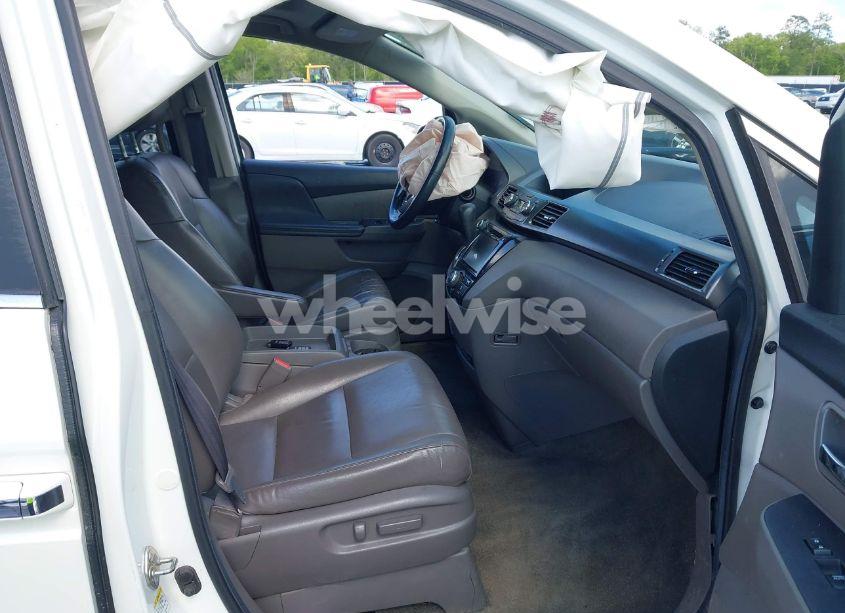 Photo 5 of 2014 Honda Odyssey EX-L (VIN 5FNRL5H67EB071807)