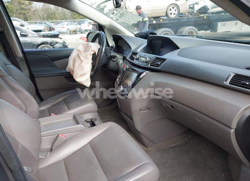 Photo 5 of 2014 Honda Odyssey EX-L (VIN 5FNRL5H67EB107186)