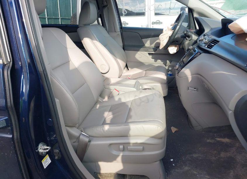 Photo 5 of 2014 Honda Odyssey EX-L (VIN 5FNRL5H67EB109956)