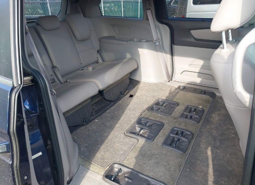 Photo 8 of 2014 Honda Odyssey EX-L (VIN 5FNRL5H67EB109956)
