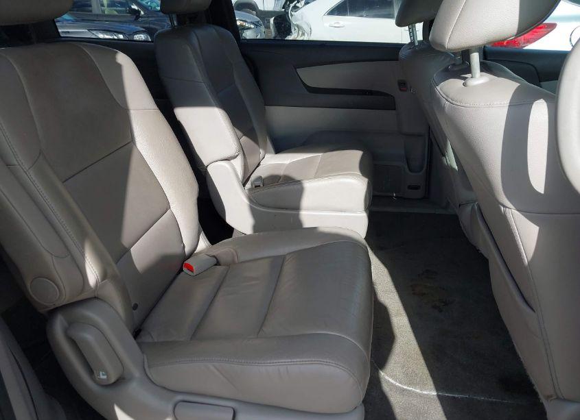 Photo 8 of 2014 Honda Odyssey EX-L (VIN 5FNRL5H67EB124537)