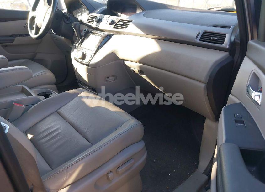 Photo 5 of 2014 Honda Odyssey EX-L (VIN 5FNRL5H67EB126515)