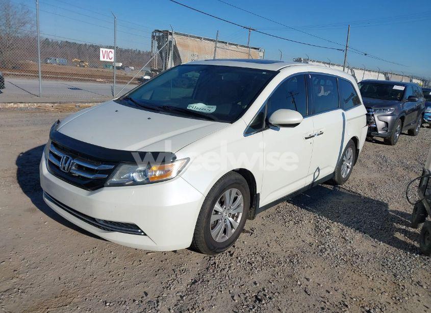 Photo 2 of 2015 Honda Odyssey EX-L (VIN 5FNRL5H67FB041384)