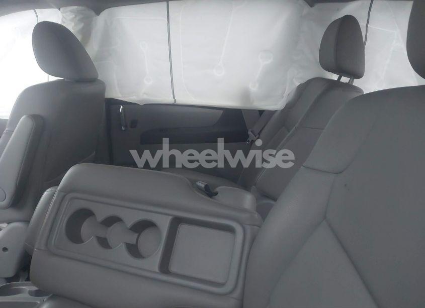 Photo 8 of 2015 Honda Odyssey EX-L (VIN 5FNRL5H67FB100286)