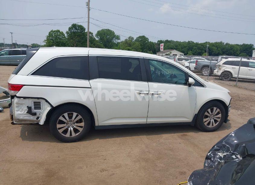 Photo 12 of 2015 Honda Odyssey EX-L (VIN 5FNRL5H67FB111885)