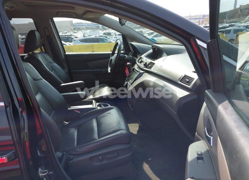 Photo 5 of 2016 Honda Odyssey EX-L (VIN 5FNRL5H67GB004224)