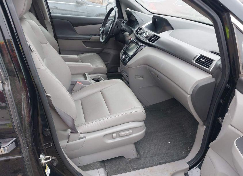 Photo 5 of 2016 Honda Odyssey EX-L (VIN 5FNRL5H67GB072779)