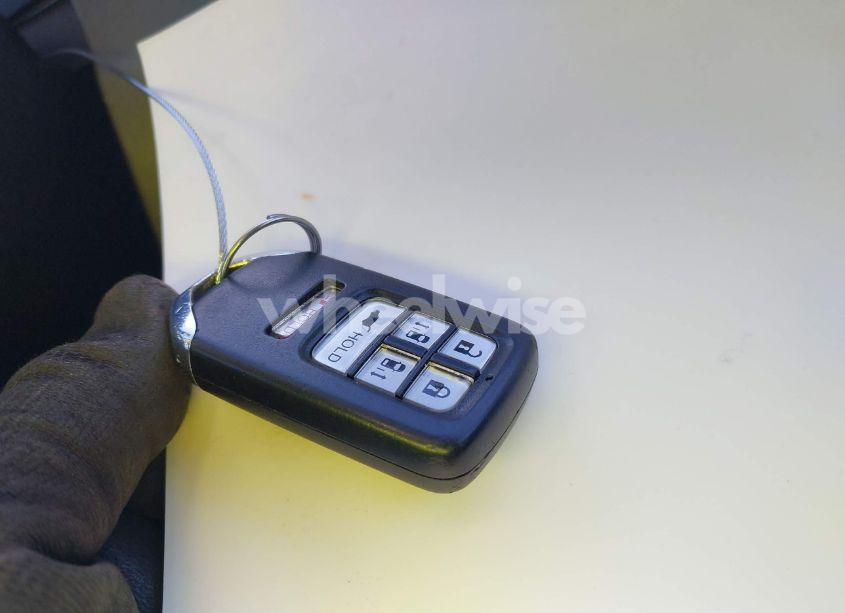 Photo 11 of 2016 Honda Odyssey EX-L (VIN 5FNRL5H67GB118076)