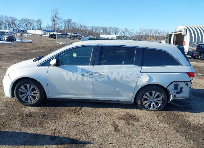 Photo 14 of 2016 Honda Odyssey EX-L (VIN 5FNRL5H67GB118076)