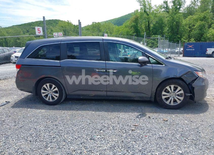 Photo 13 of 2016 Honda Odyssey EX-L (VIN 5FNRL5H67GB121026)